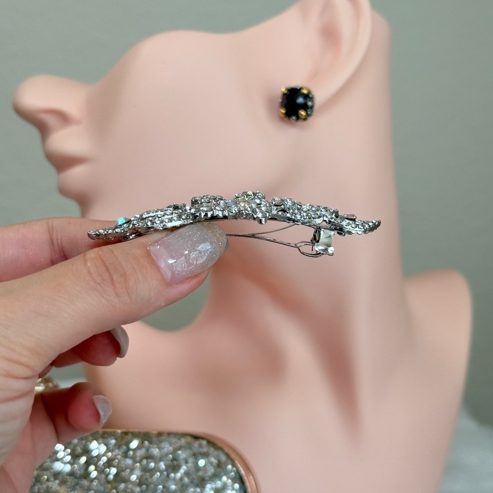 Sparkling Silver Floral Hair Accessorie - Picture 4 of 5